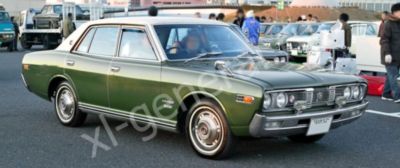 Лобовое стекло Nissan Cedric 330